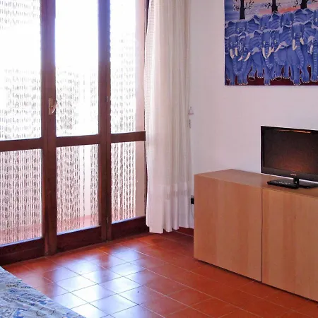Ferienwohnung Vada 230s Apartment *